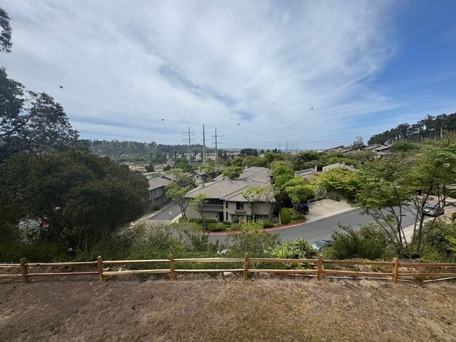 Building Photo - 3BD/2BA HOME w/ attached garage near USD/C...
