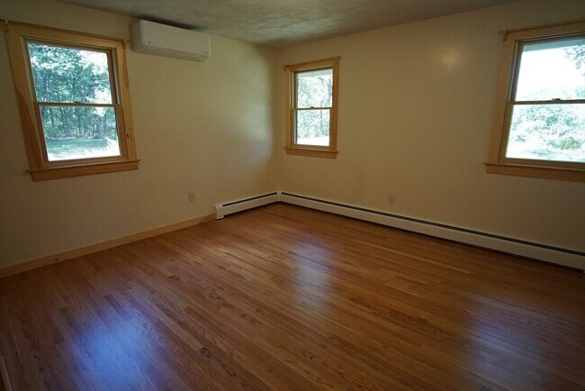 Building Photo - 49 Conant Rd