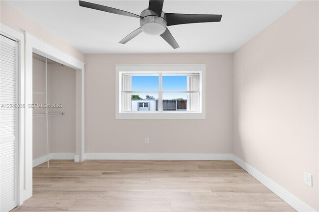 Building Photo - 8752 SW 12th St