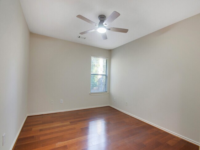 Building Photo - 30 Jewelsford Dr