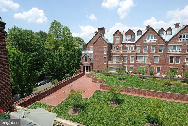 Building Photo - 115 N Lee St