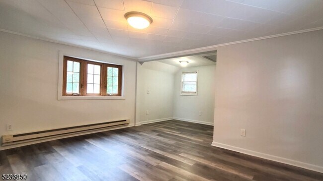 Building Photo - 15 Lindsley Rd