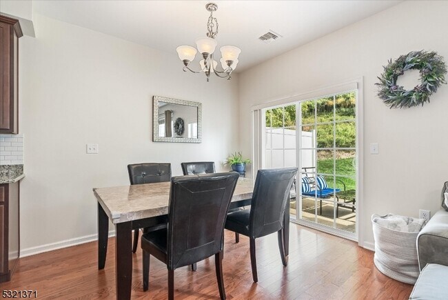 Building Photo - 209 Birch Ct