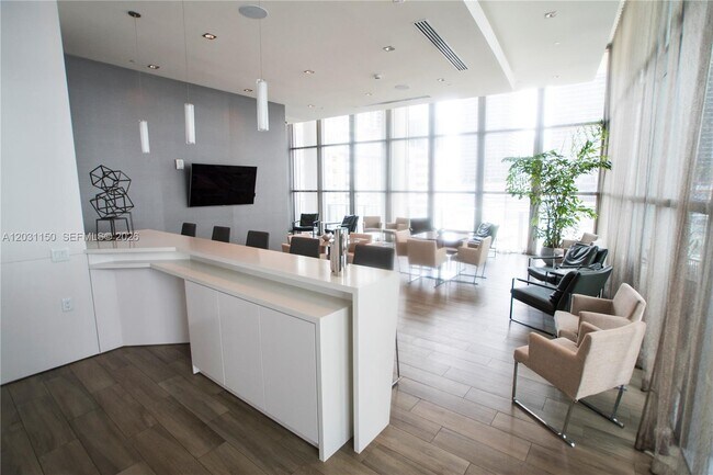 Building Photo - 1100 S Miami Ave