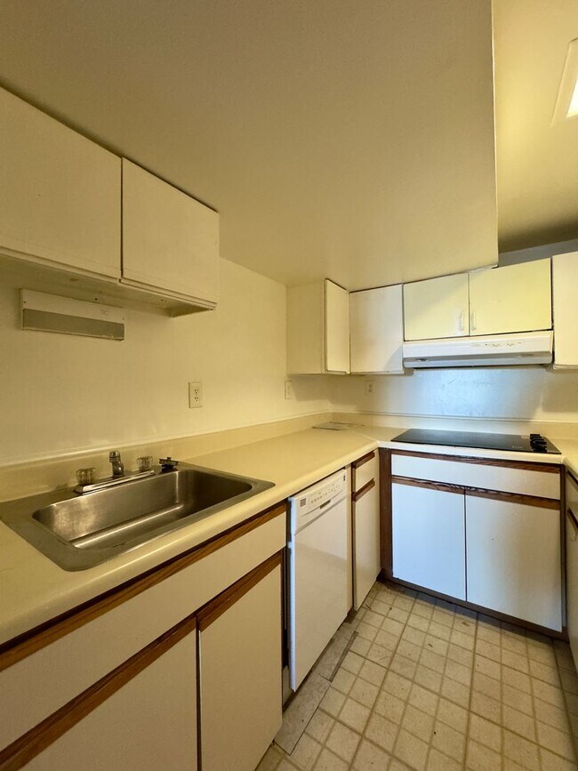 Building Photo - Apartment Units in Station North, MD!