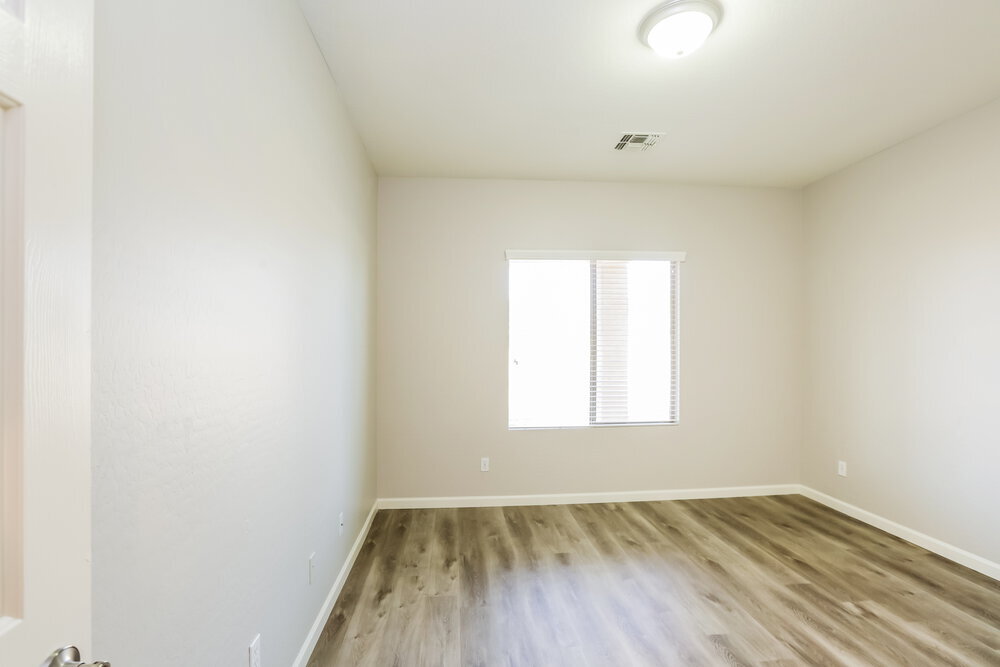 Building Photo - 7620 S 70th Ln