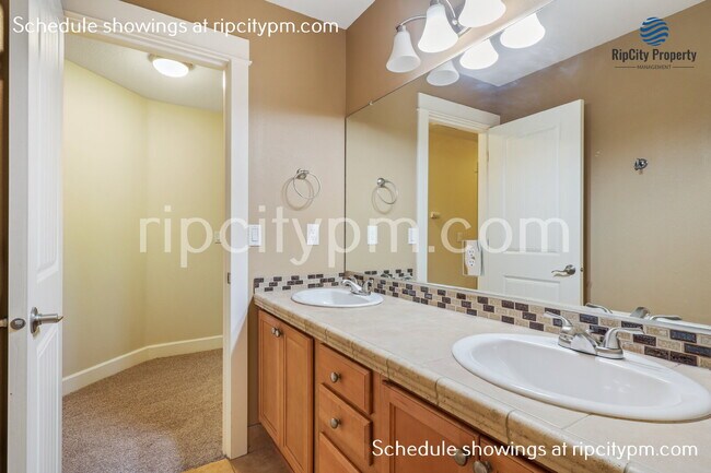 Building Photo - 22314 SW Mandan Dr