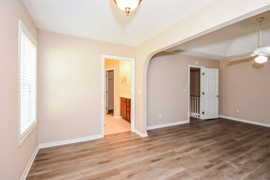 Building Photo - 217 E Skyline View