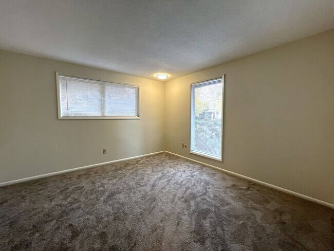 Building Photo - Bright 2-Bedroom Home with Open Living Area & Spacious Bedrooms