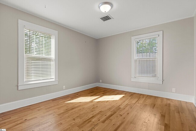 Building Photo - 309 Briarcliff Dr
