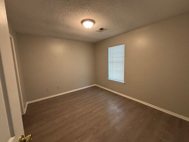 Building Photo - 8349 Honey Dew Cove