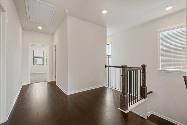 Building Photo - 4240 Hickory Pne Aly