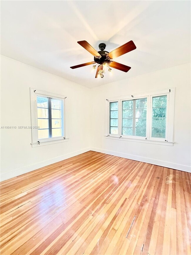 Building Photo - 1306 Madrid St