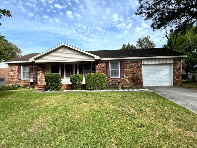 Primary Photo - 109 Deerfield Dr