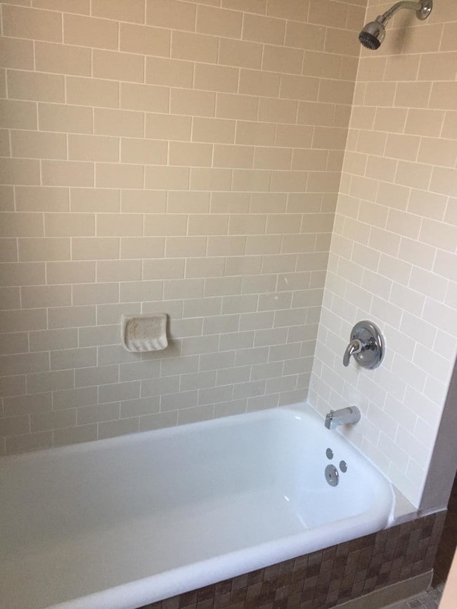 Building Photo - 4142 N Avers Ave