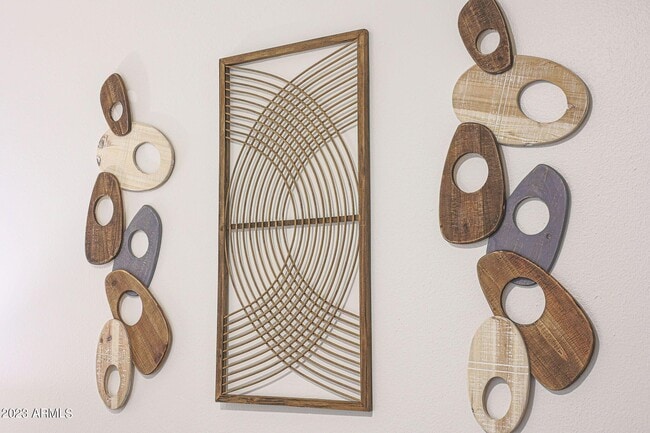 Building Photo - 421 Lila Cir