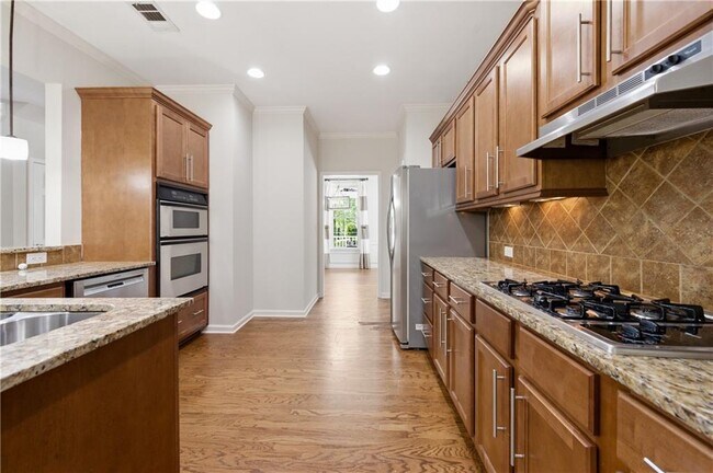 Building Photo - 6421 Crown Forest Ct