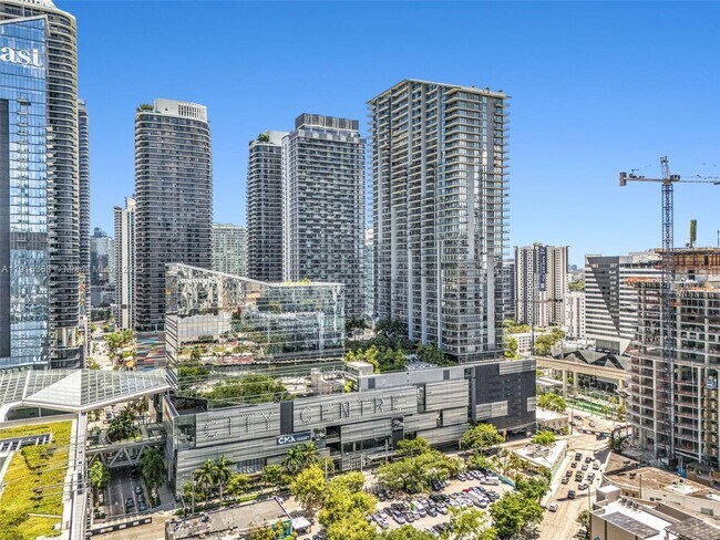 Building Photo - 88 SW 7th St