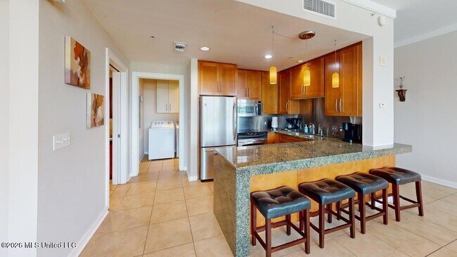 Building Photo - 2060 Beach Blvd