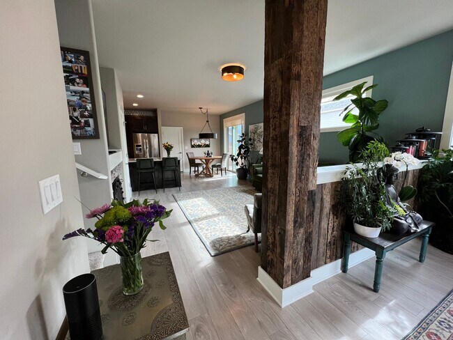 Building Photo - 3 bedroom 2.5 bath home in The Bridges, wi...