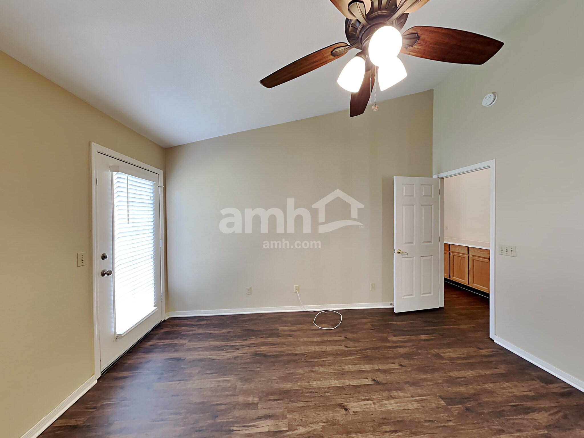 Building Photo - 4038 E Encinas Ave