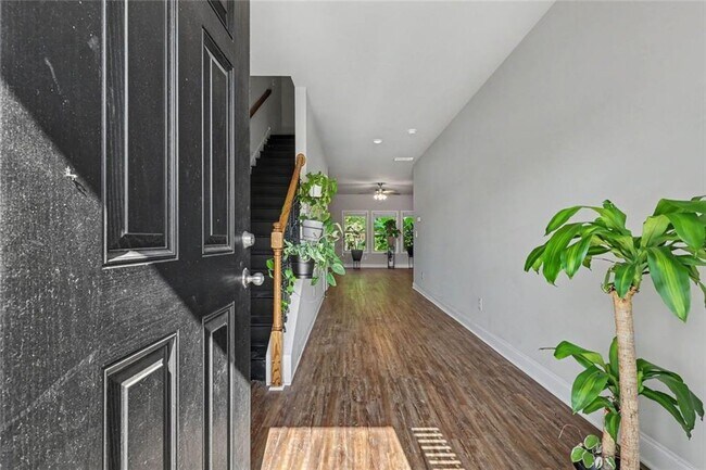 Building Photo - 350 McGiboney Ln