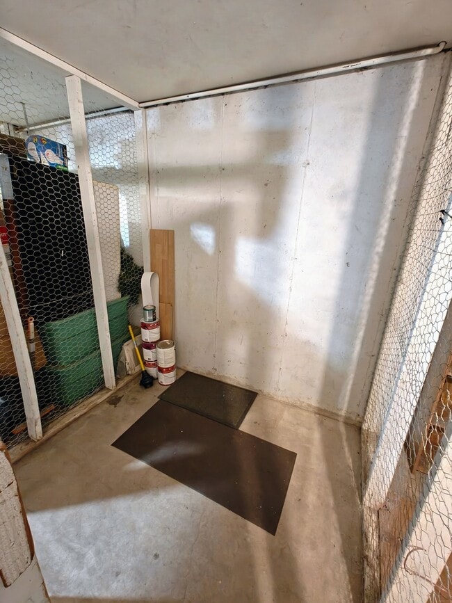 Building Photo - 1296 E Washington St