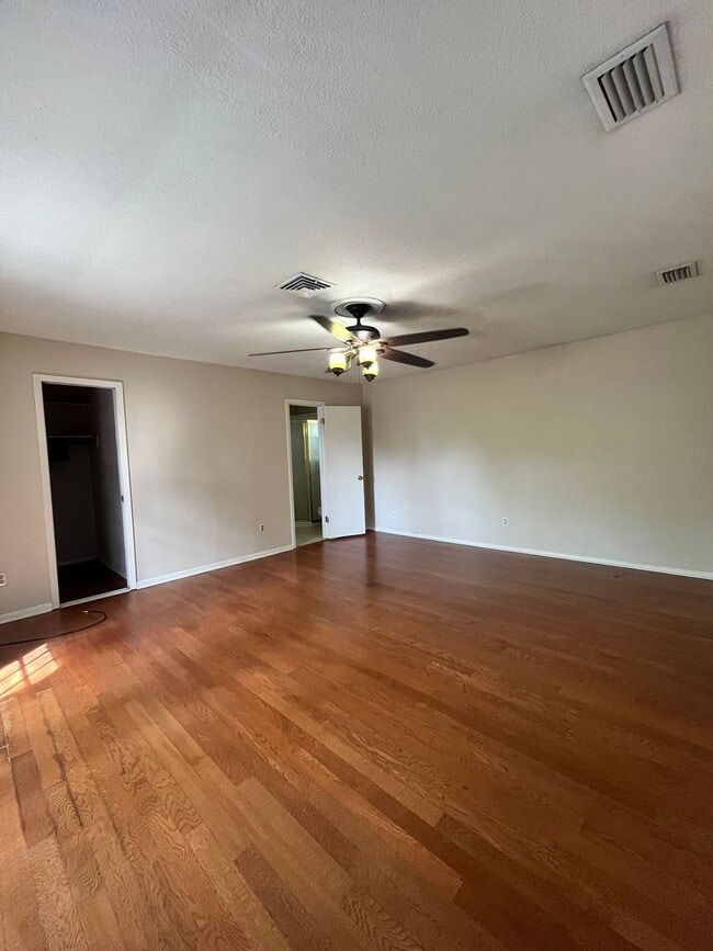 Building Photo - 4/3-Royalton Subdivision / Country Club Estates area