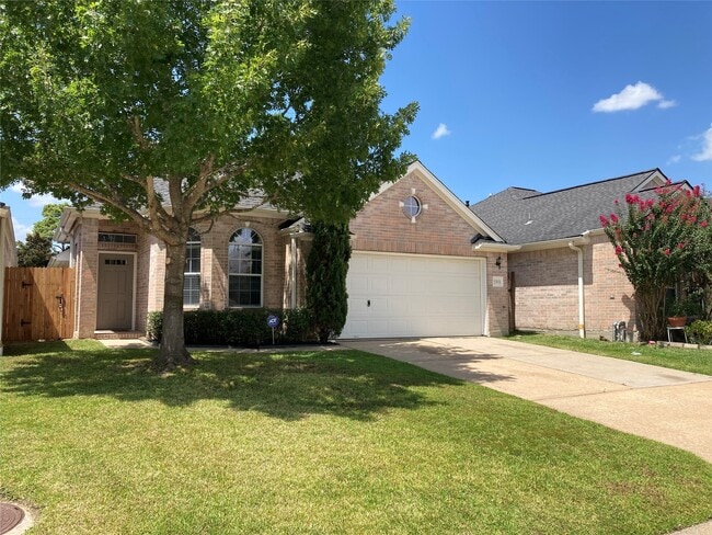 Primary Photo - 15931 Pleasant Green Cir