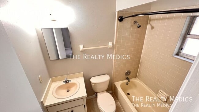 Building Photo - 12347 Antonio Cir