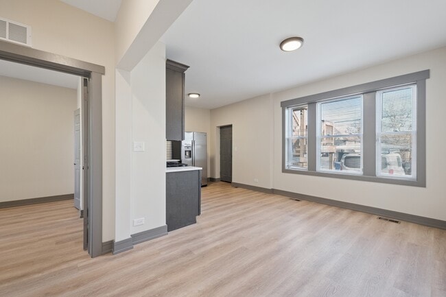 Building Photo - 9635 S Forest Ave