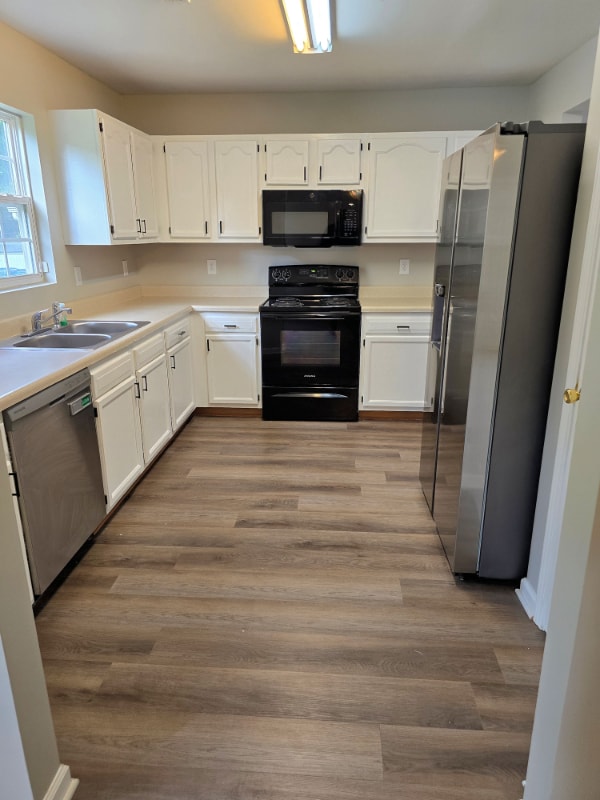 Building Photo - 945 Ujamaa Dr