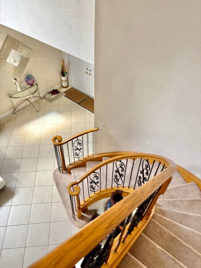 Building Photo - 3558 Collonade Dr