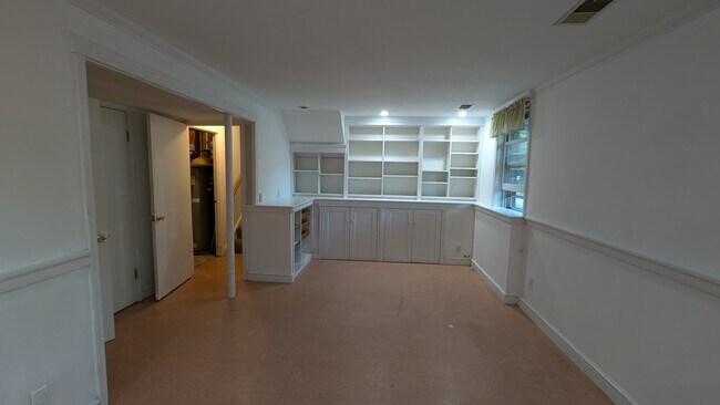 Building Photo - 12618 Pinecrest Rd