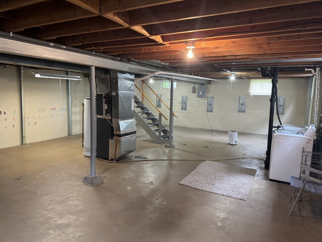 Building Photo - 518 W Sherman St