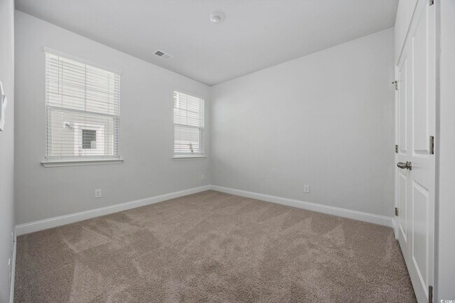 Building Photo - 7151 Shooting Star Way