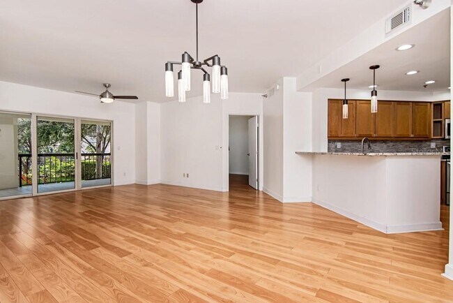 Building Photo - 1002 S Harbour Island Blvd