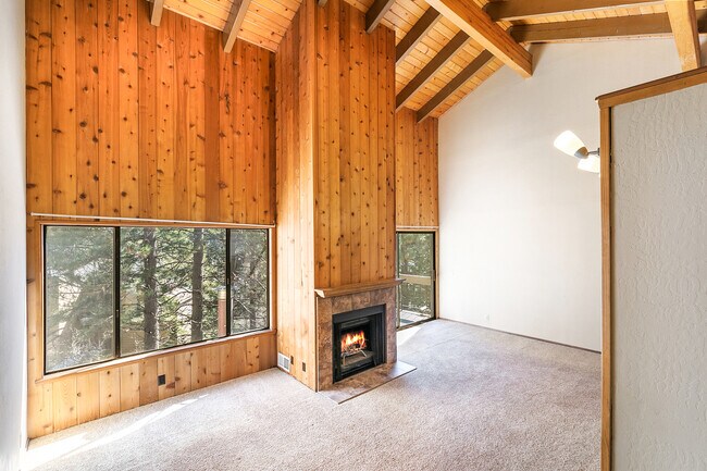 Building Photo - 27657 Peninsula Dr