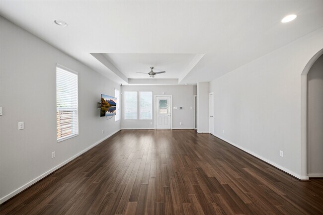 Building Photo - 605 Dumble St