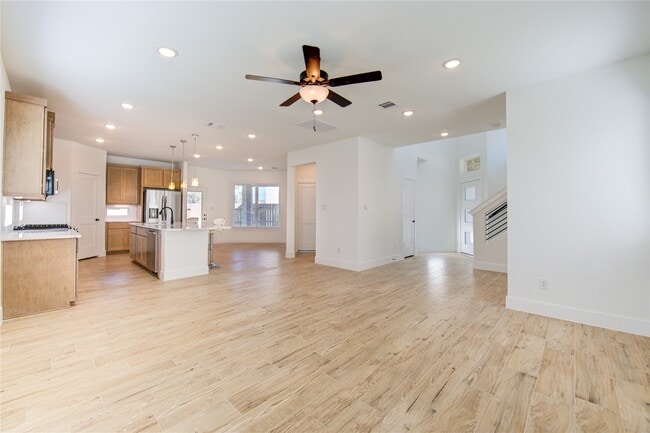 Building Photo - 1419 Shaded Rock Dr