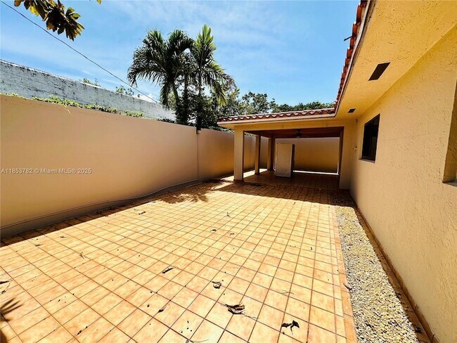 Building Photo - 201 SW 40th Ave