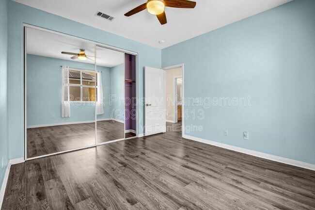 Building Photo - 28622 High Ridge Dr
