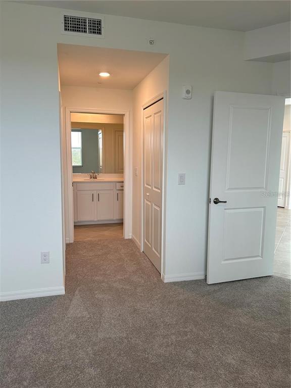 Building Photo - 12180 Wellen Golf St