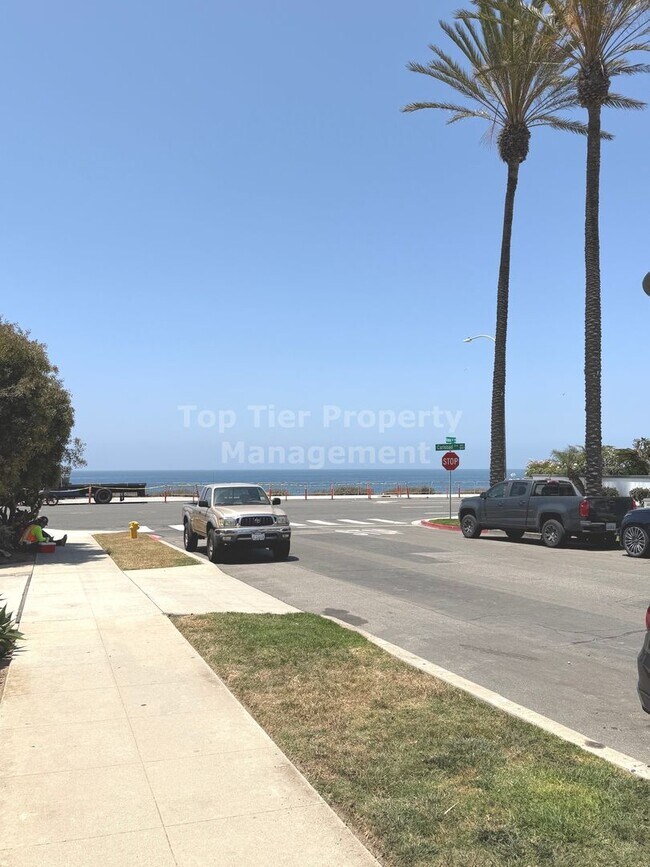 Building Photo - ***Beautiful Oceanfront 3 bed, 2 bath, 2,076 sqft House in Carlsbad Village - Available 06/15***