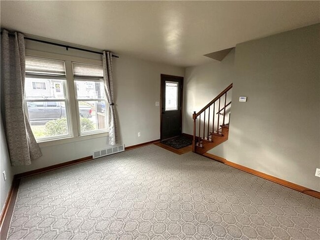 Building Photo - 1 S 6th St