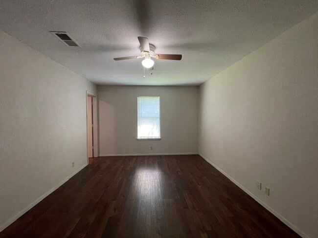 Building Photo - 7536 Meadowlark Ln N