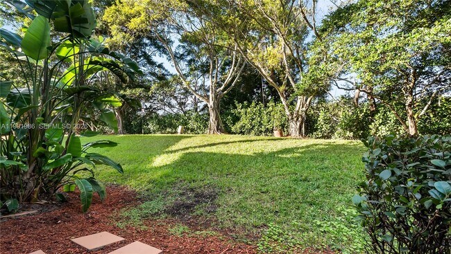 Building Photo - 3889 Tree Top Dr