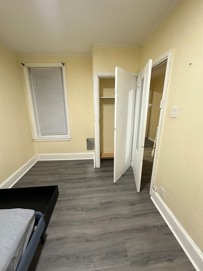 Building Photo - 3B1B two story town house with finished basement | Walking distance to Drexel University and UPenn