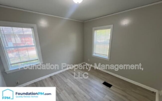 Building Photo - 1847 Driftwood Ave