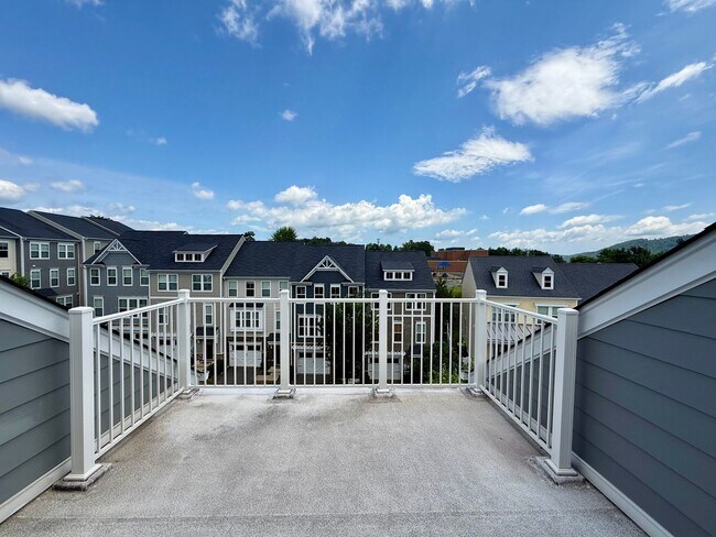 Building Photo - 2617 Avinity Pl
